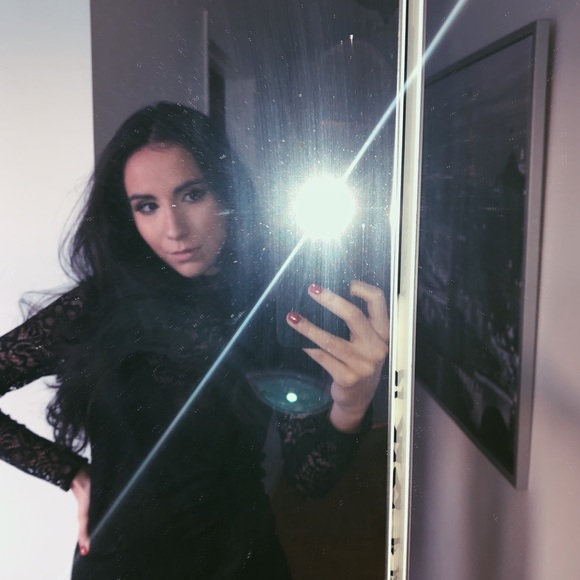 Meet your Posher, Alyssa - Picture 1 of 1